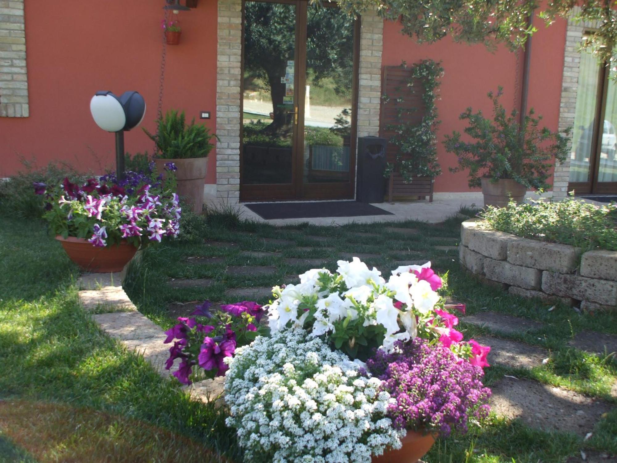 Agriturismo Il Borgo Degli Ulivi Розето-дельї-Абруцці Екстер'єр фото